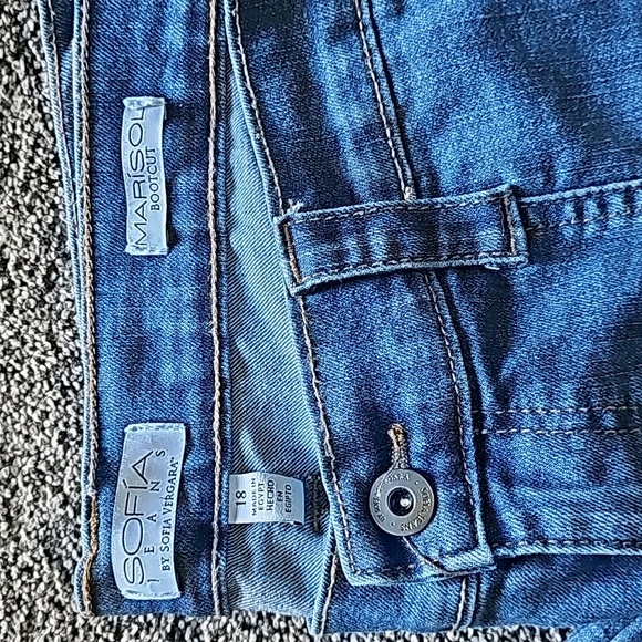 Sofia Jeans - Picture 2 of 3